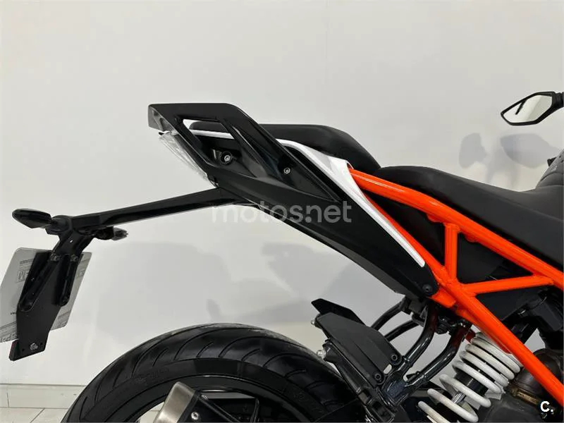 KTM 125 – Vista 15