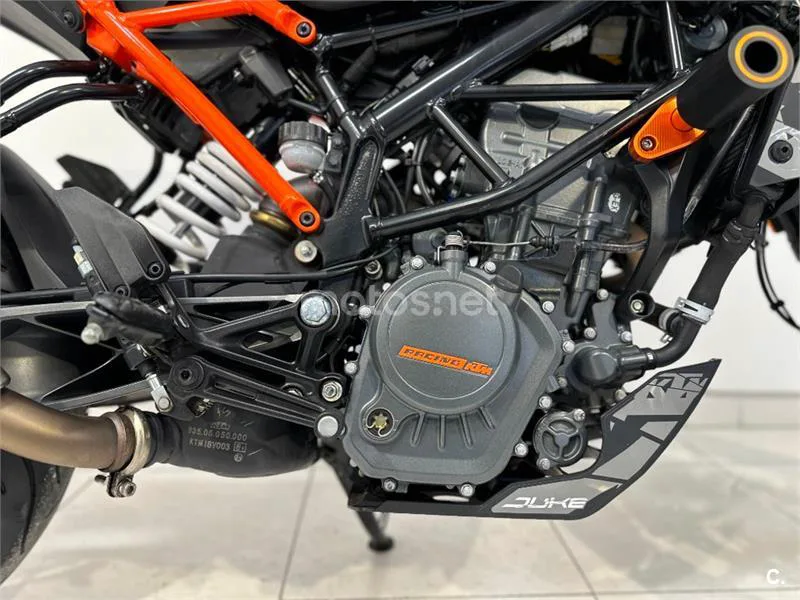 KTM 125 – Vista 17