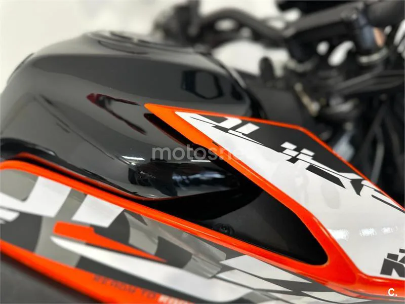 KTM 125 – Vista 19
