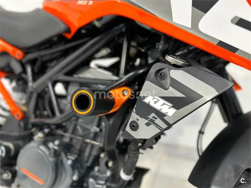 KTM 125 – Vista 20