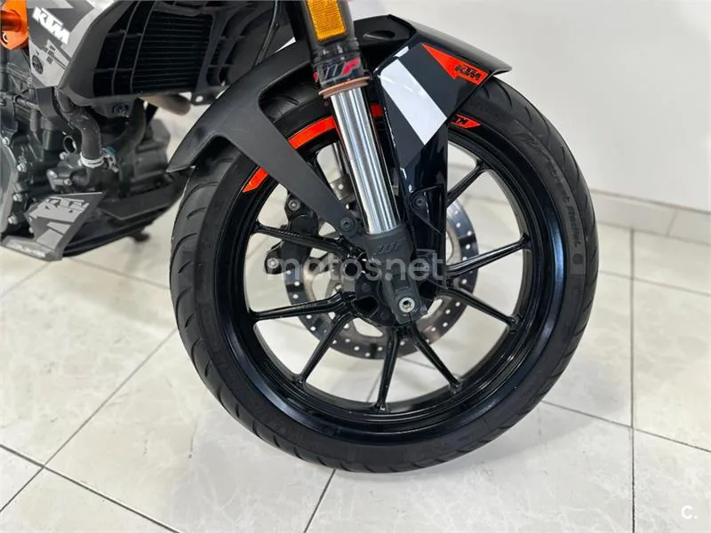 KTM 125 – Vista 21