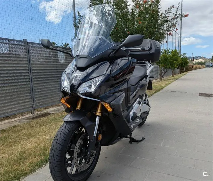 Honda Forza 750 – Vista 3