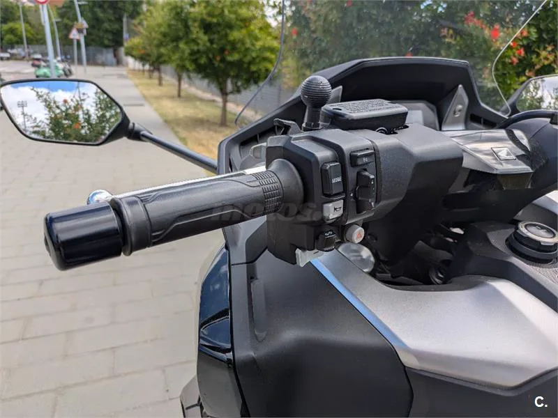 Honda Forza 750 – Vista 8