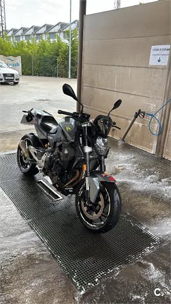 BMW F 900 R – Vista 3