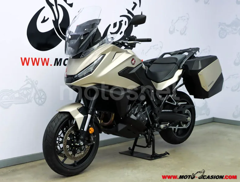 Honda NT1100 – Vista 8