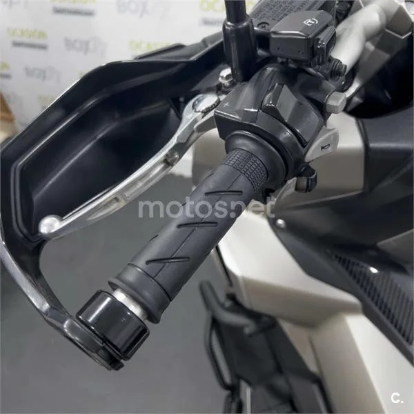 Honda X-ADV – Vista 11