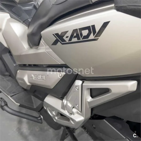 Honda X-ADV – Vista 16