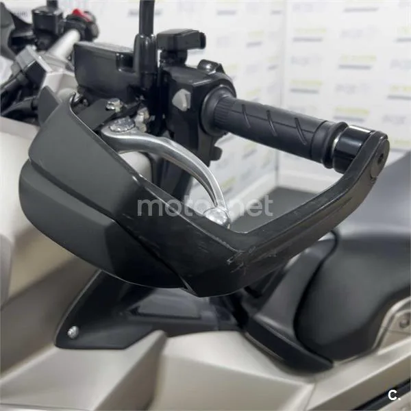 Honda X-ADV – Vista 20