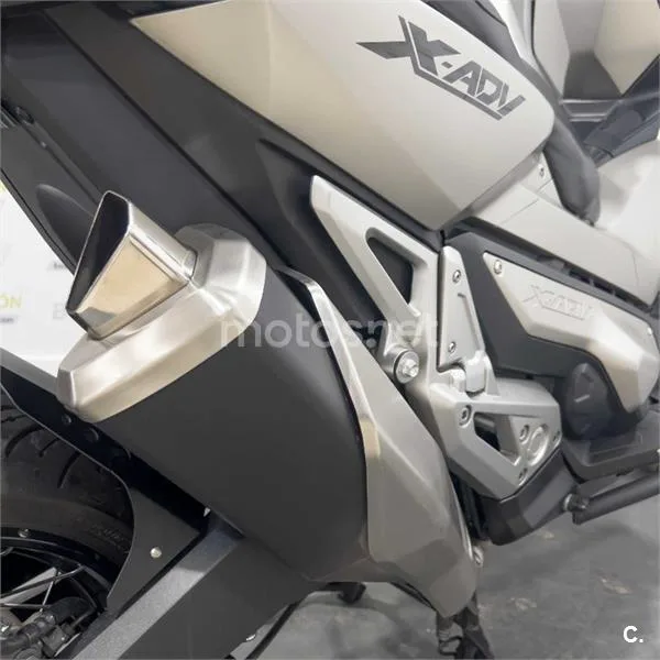 Honda X-ADV – Vista 22