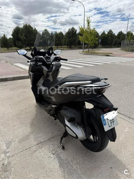 Honda Forza 350 – Vista 3