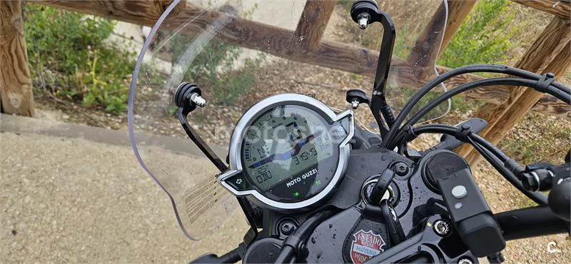Moto Guzzi V7 – Vista 7