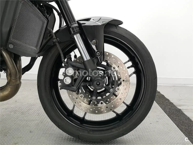 Yamaha XSR 900 – Vista 11