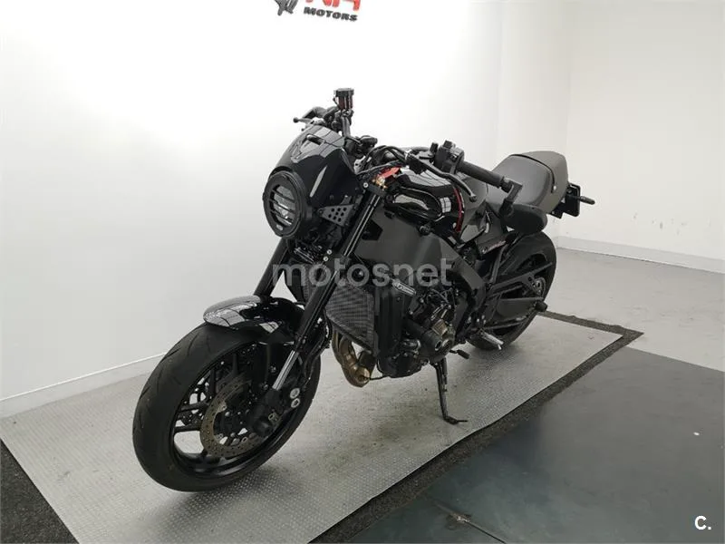 Yamaha XSR 900 – Vista 16