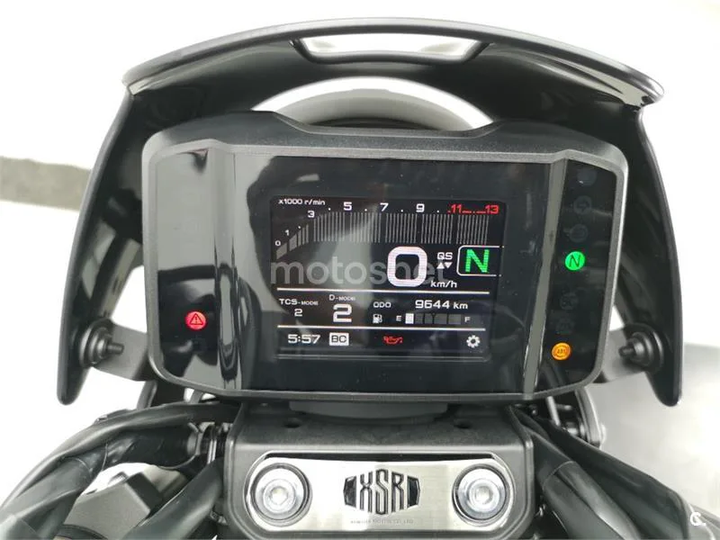 Yamaha XSR 900 – Vista 10