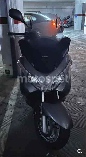 Suzuki Burgman 200 – Vista 4