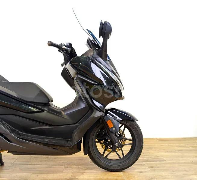 Honda Forza 125 – Vista 4
