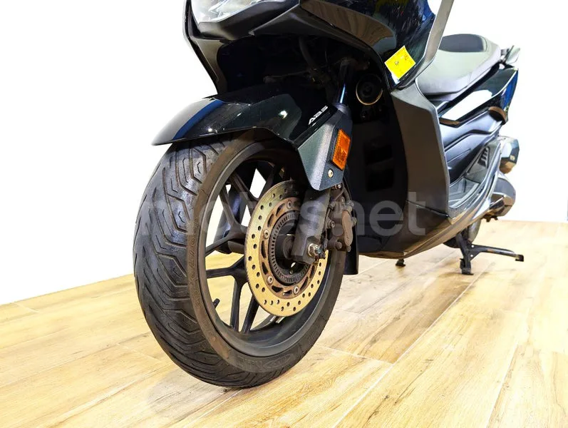Honda Forza 125 – Vista 6