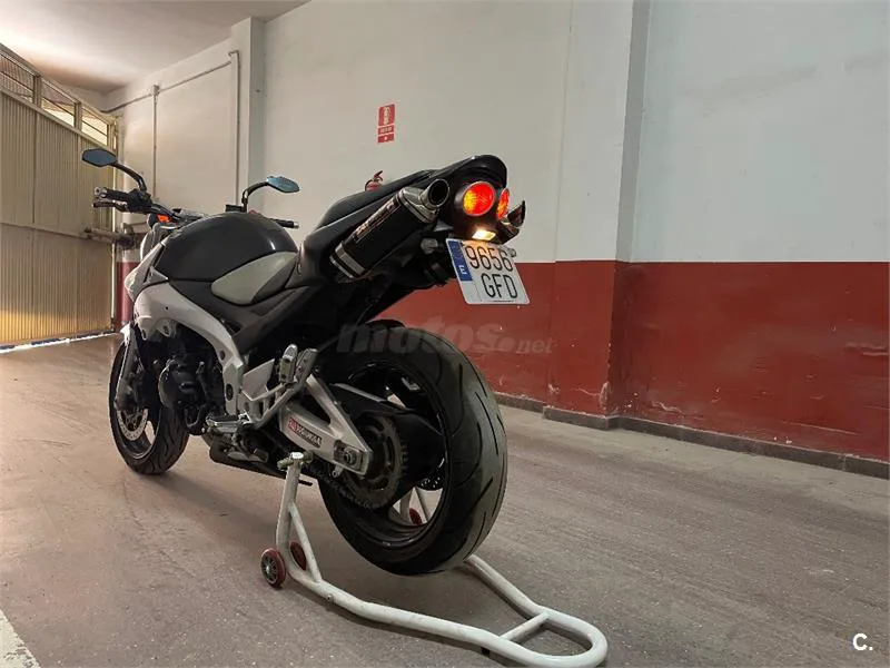 Suzuki GSR 600 – Vista 2