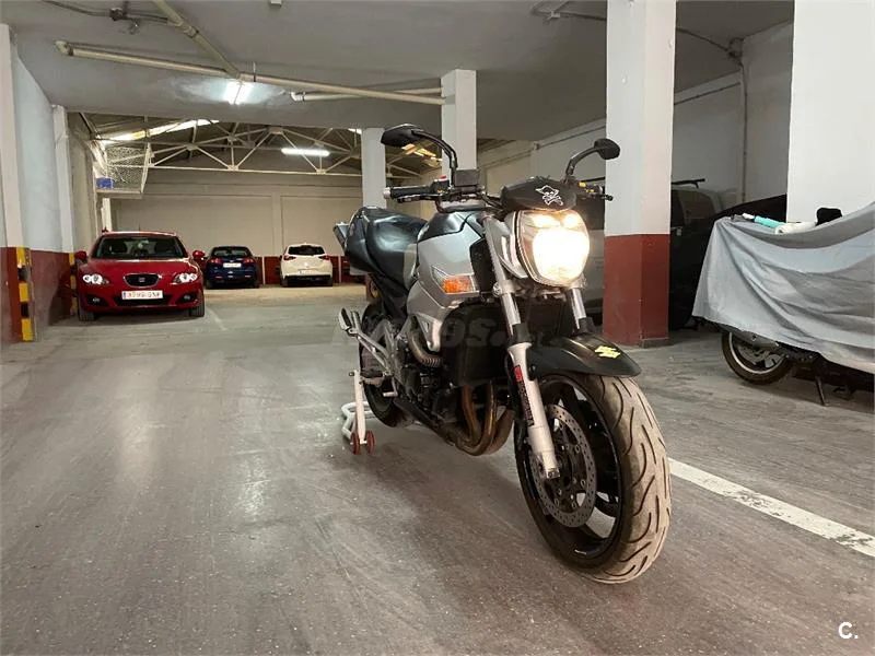 Suzuki GSR 600 – Vista 7