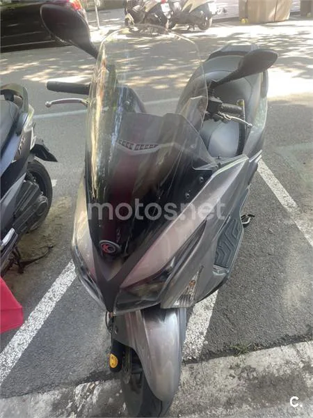 Kymco Grand Dink 300 – Vista 2
