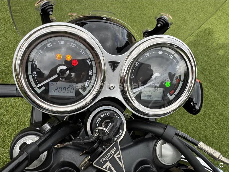 Triumph Bonneville T120 – Vista 2