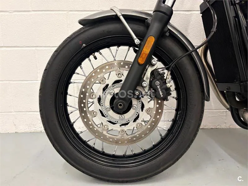 Triumph Bonneville T100 – Vista 12