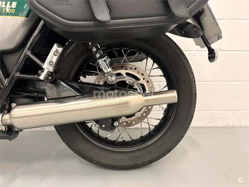 Triumph Bonneville T100 – Vista 13