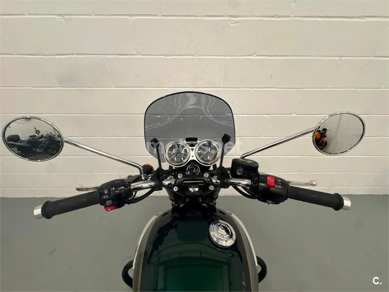 Triumph Bonneville T100 – Vista 19