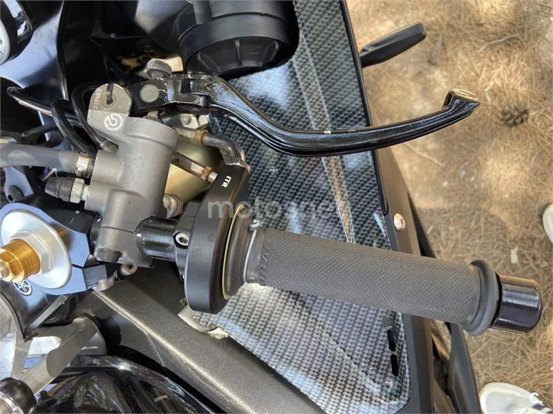Yamaha YZF-R6 - Vista 13