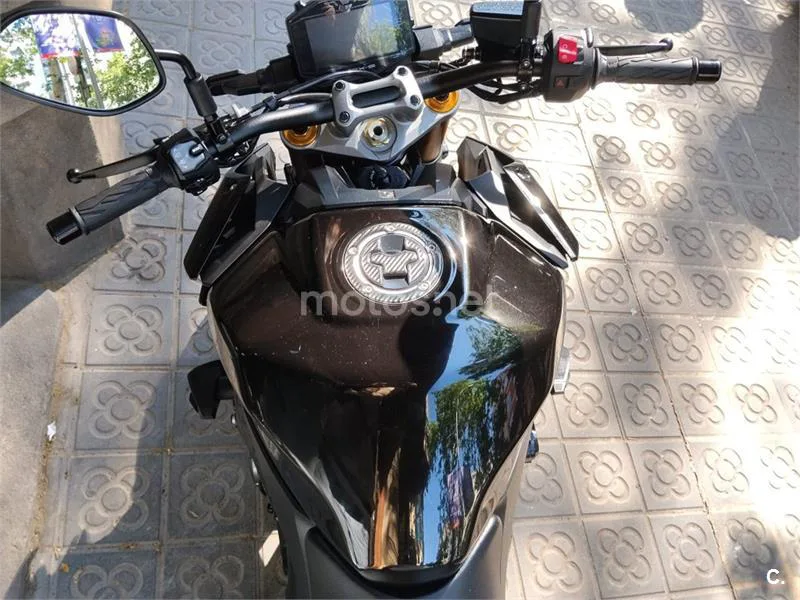 Suzuki GSX-S – Vista 12