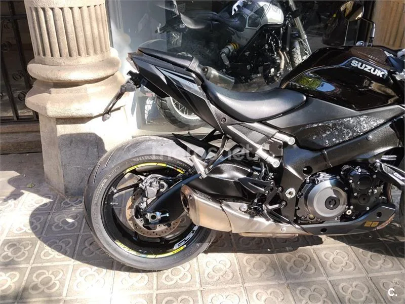 Suzuki GSX-S – Vista 5