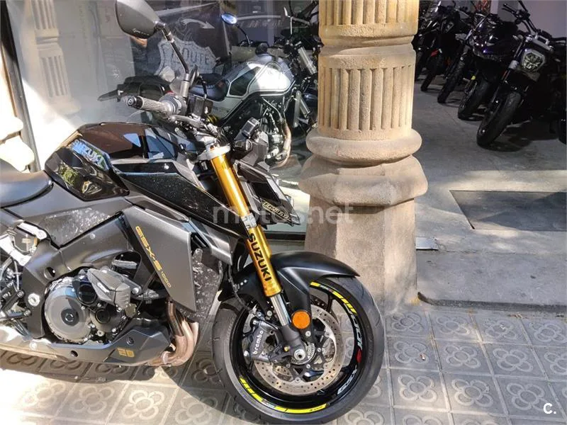 Suzuki GSX-S – Vista 6