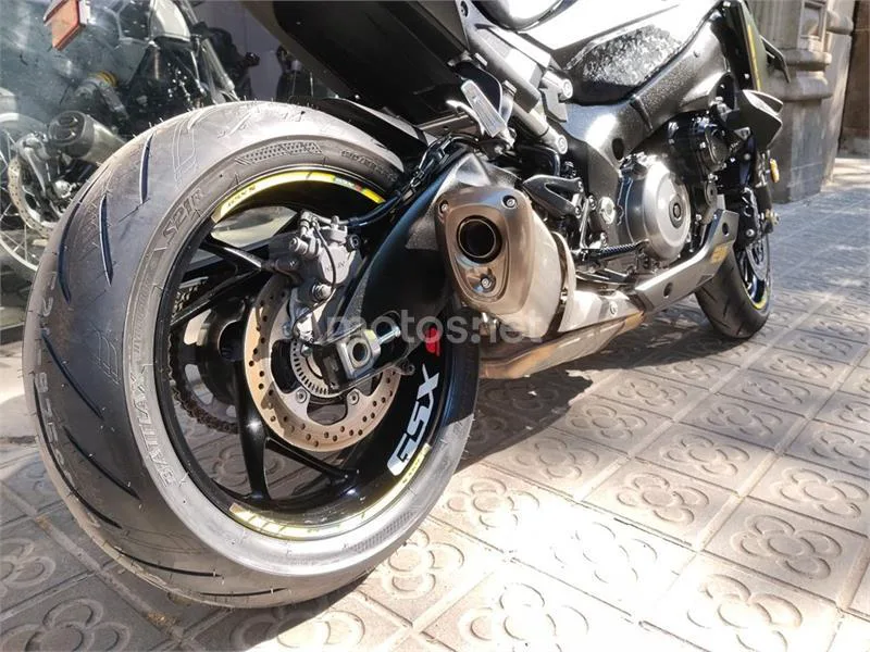 Suzuki GSX-S – Vista 7