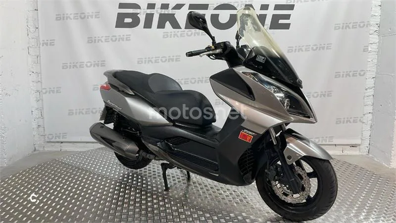 Kymco Super Dink 300 – Vista 3