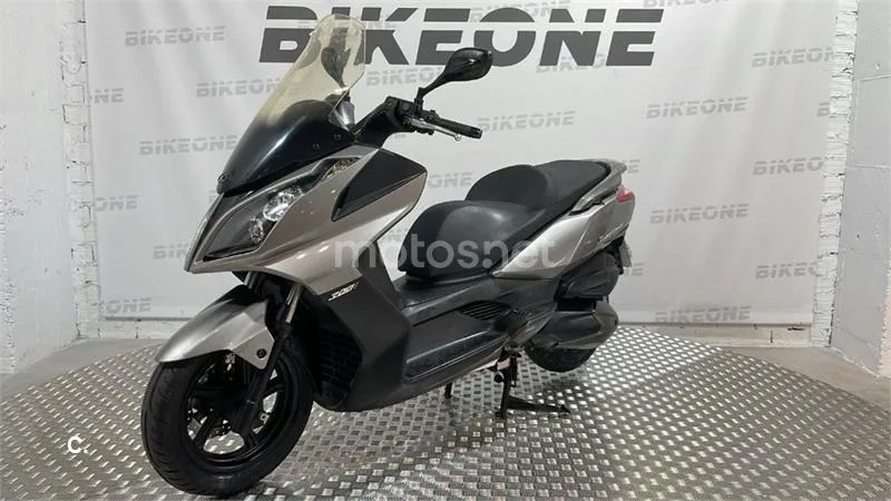 Kymco Super Dink 300 – Vista 4