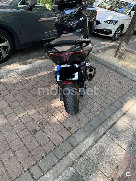 Yamaha TMAX – Vista 2