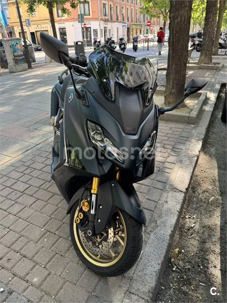 Yamaha TMAX – Vista 3