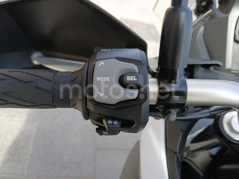 Suzuki V-Strom 650 – Vista 9