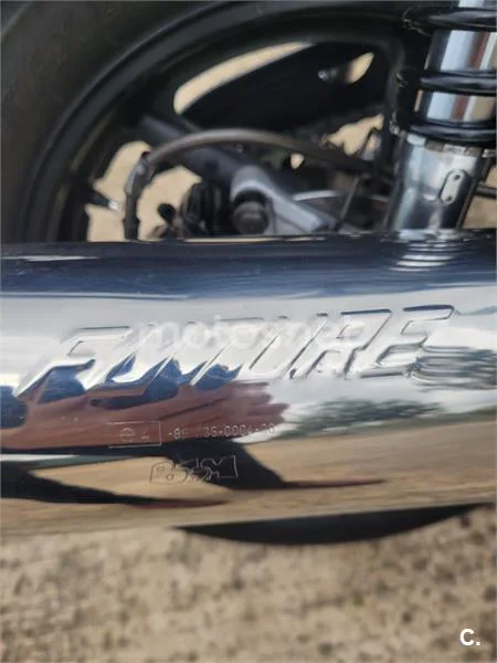 Honda CB 750 Seven Fifty – Vista 3