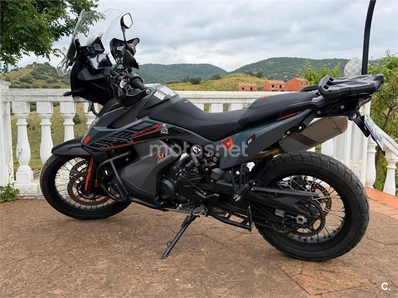KTM 890 – Vista 10