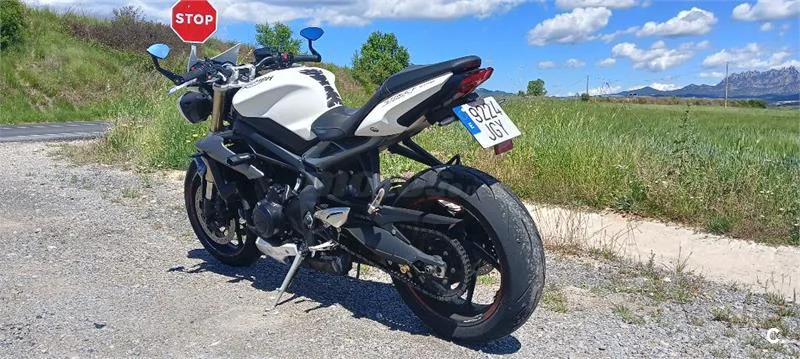 Triumph Street Triple – Vista 5