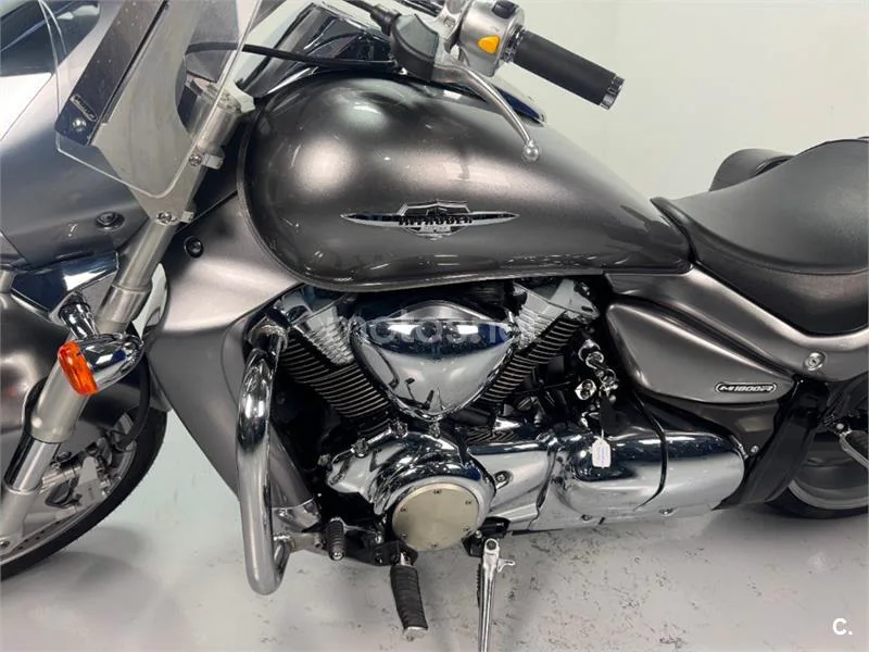 Suzuki Intruder M1800R – Vista 14