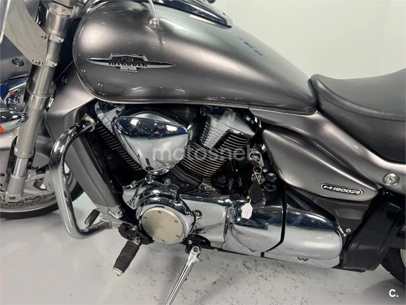 Suzuki Intruder M1800R – Vista 15