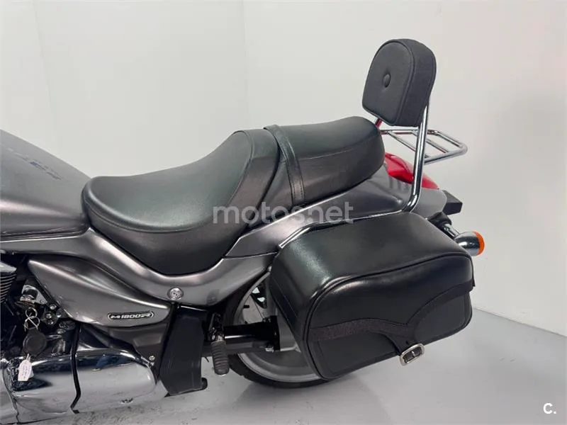 Suzuki Intruder M1800R – Vista 16