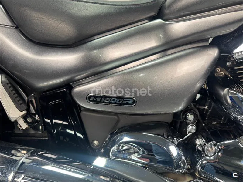 Suzuki Intruder M1800R – Vista 8