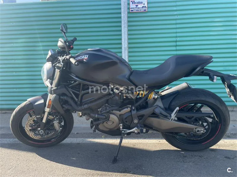 Ducati Monster 821 – Vista 2
