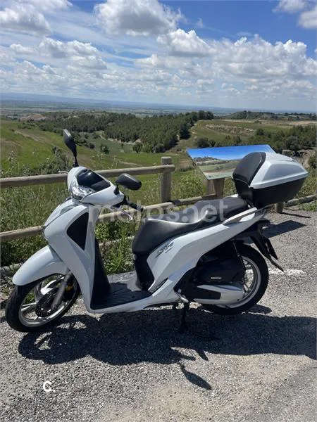 Honda SH125i – Vista 3