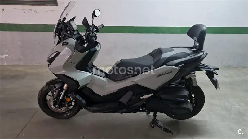 Honda ADV 350 – Vista 4