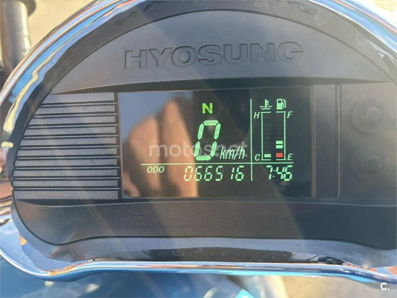 Hyosung GV 650 AQUILA – Vista 6