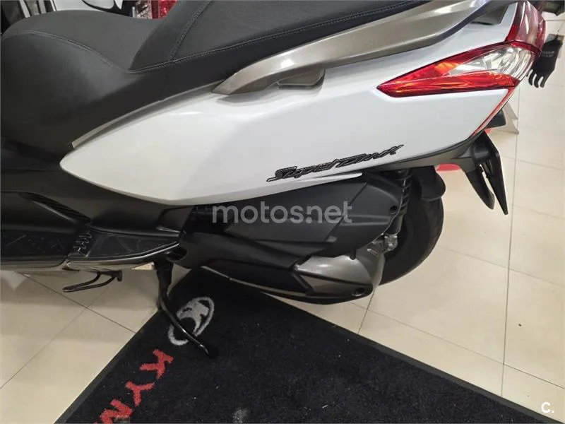 Kymco Super Dink 300 – Vista 4